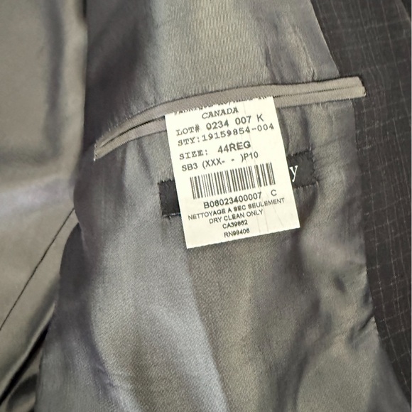 Theory Men's Classic Gray Blazer - Picture 4 of 5